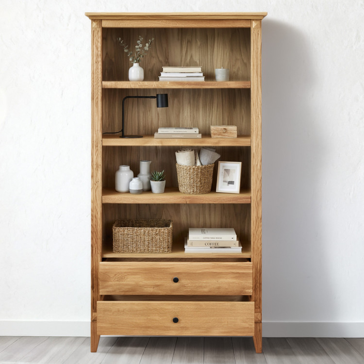 Dubový regál v rustikálnom severnom štýle