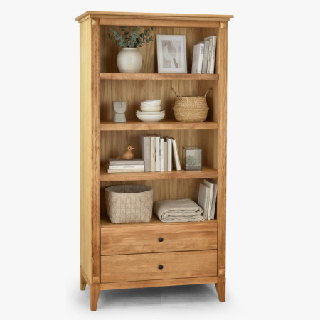 Dubový regál v rustikálnom severnom štýle