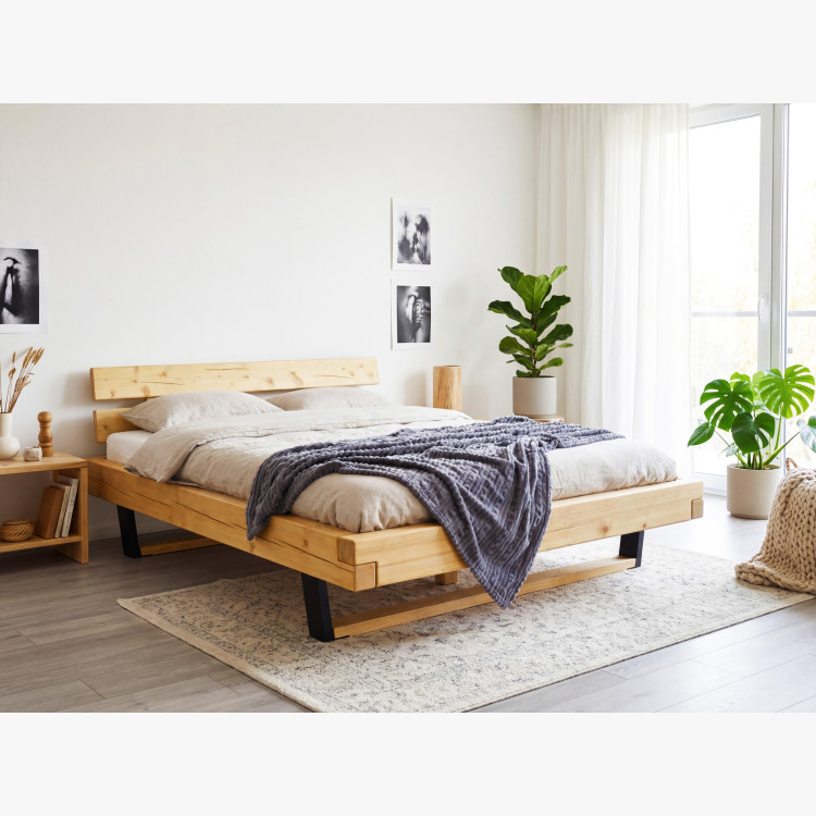 Posteľ z masívu na nožičkách, Laura smrek 180 x 200 cm