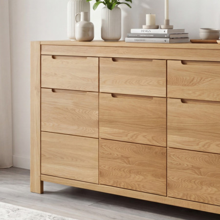 Dubová komoda s dvierkami a zásuvkami
