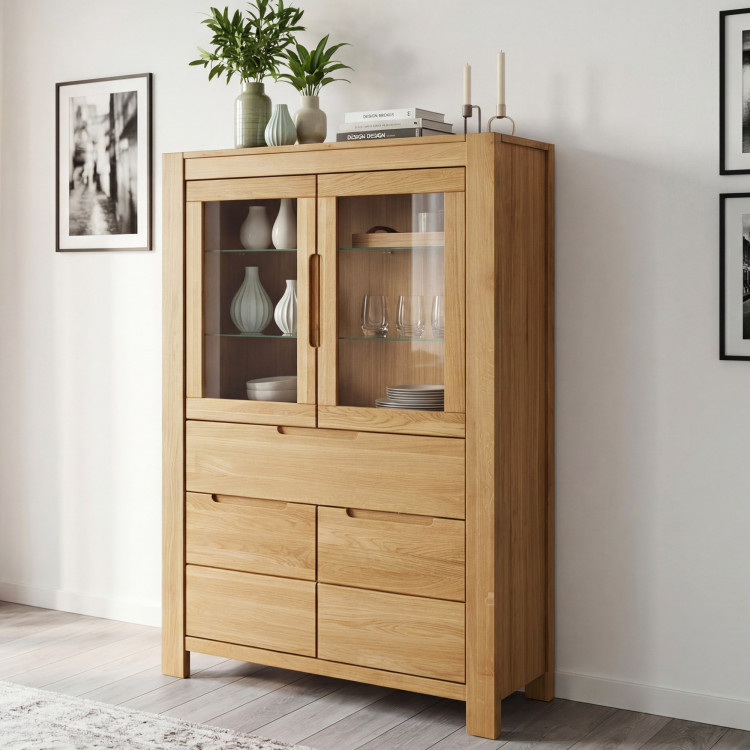 Dubová vitrína so sklennými dvierkami a pevnými