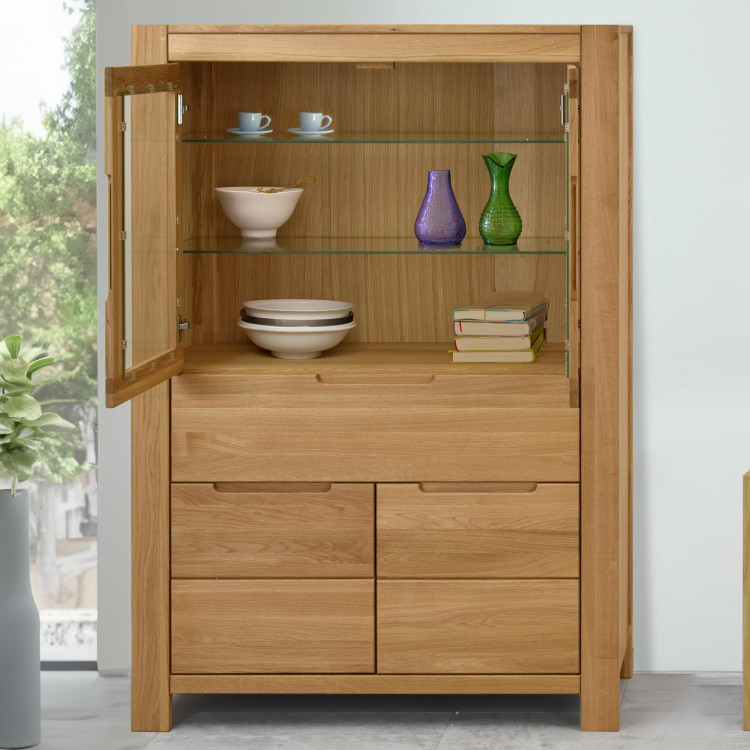 Dubová vitrína so sklennými dvierkami a pevnými