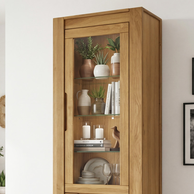 Dubová vitrína so sklenenými dvierkami