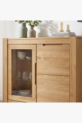 Dubová komoda s dvierkami 2