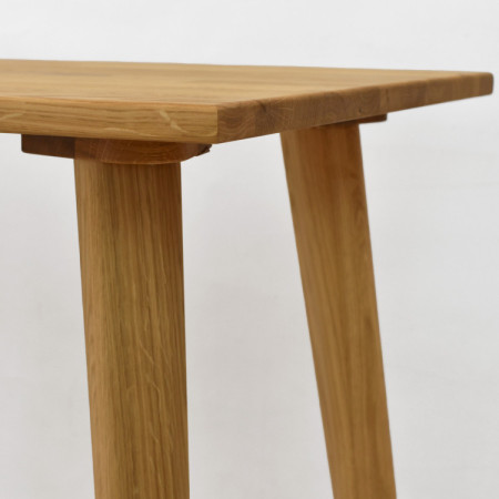 Dubový pracovný stôl, model Juraj