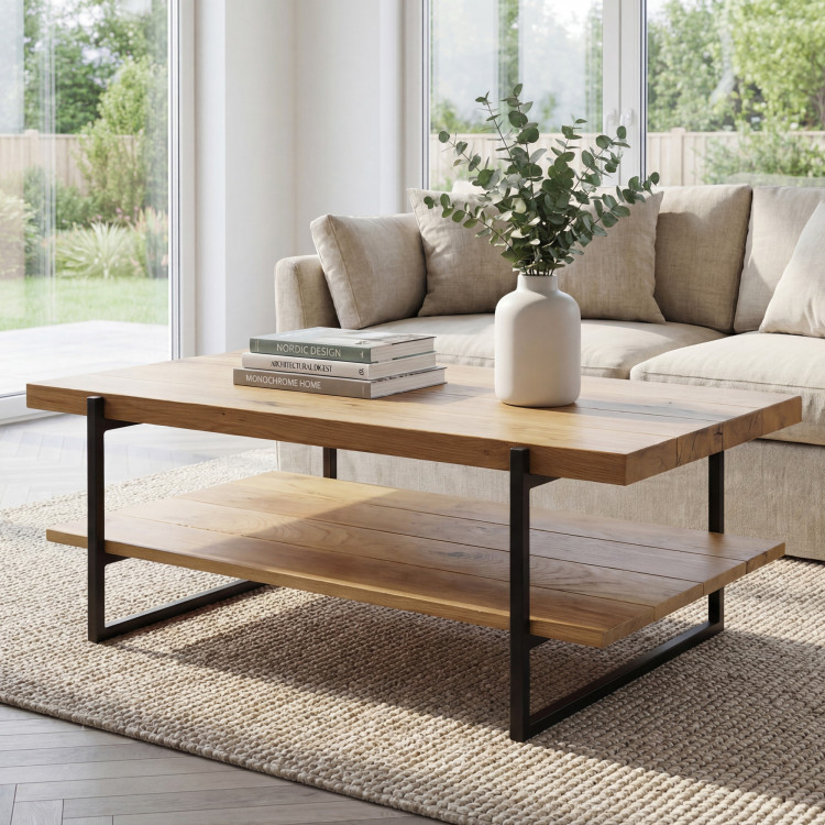 Masívny konferenčný stolík s policou dub