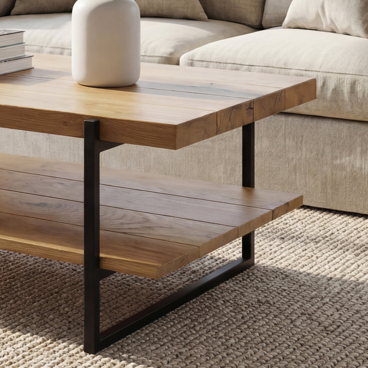 Masívny konferenčný stolík s policou dub