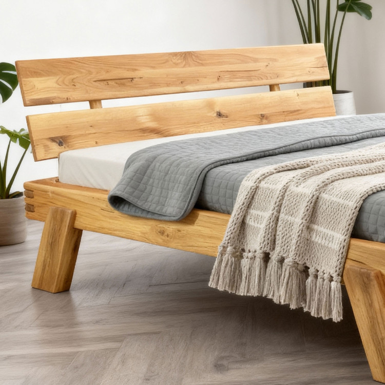 Drevená dubová posteľ z trámov 180 x 200 cm