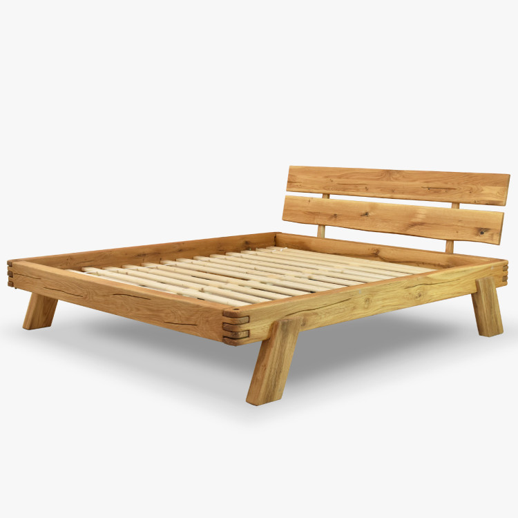 Drevená dubová posteľ z trámov 180 x 200 cm