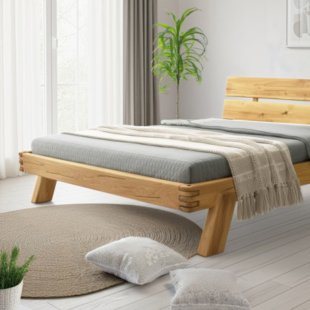 Drevená dubová posteľ z trámov 180 x 200 cm