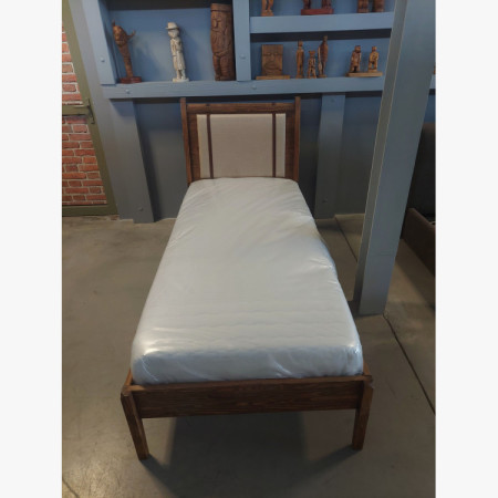 Jednolôžková posteľ 90 × 200 cm – masívna borovica