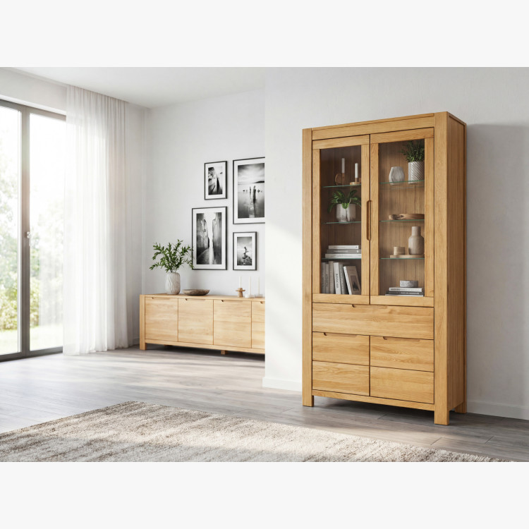 Dubová vysoká vitrína so sklenenými dvierkami a pevnými