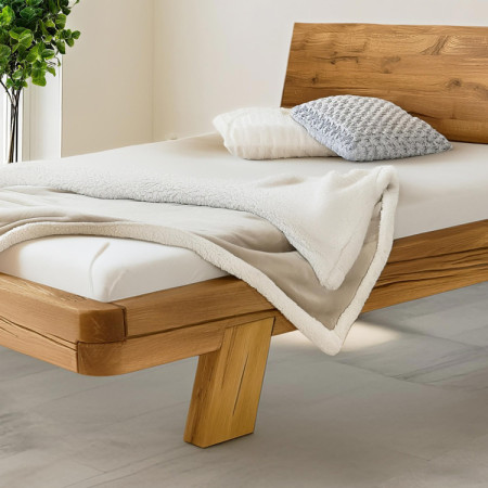 Dubová luxusná posteľ Mia 200x200 cm z masívnych trámov