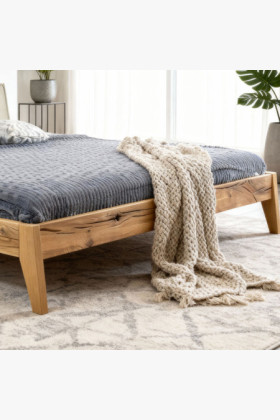 Masívna posteľ William z dubu 180x200 pre dvoch 2