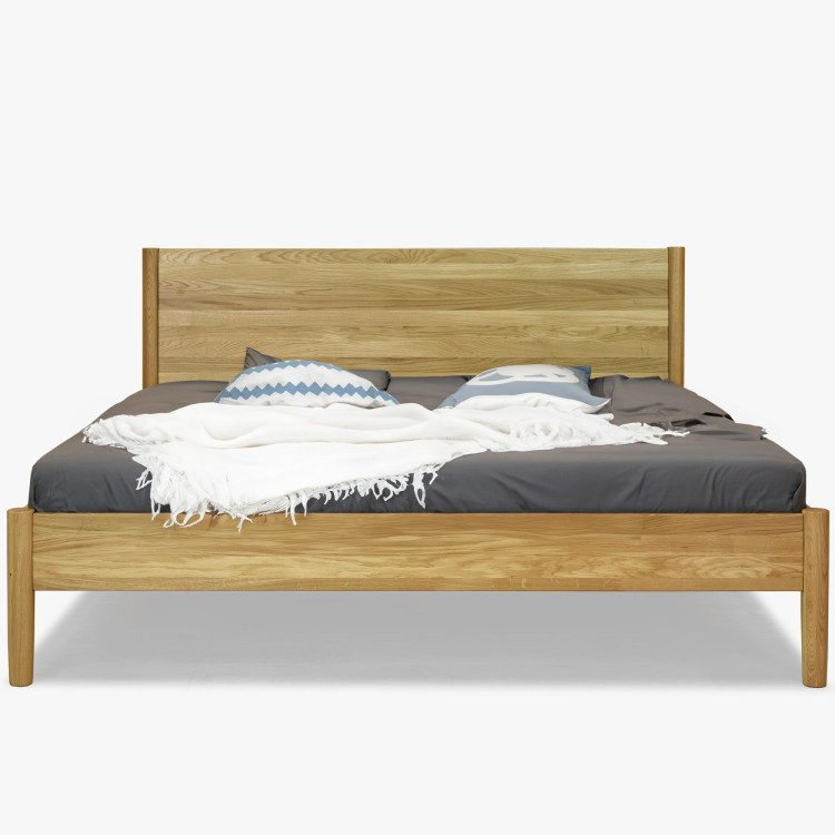 Posteľ z dubového masívu 180 x 200 cm