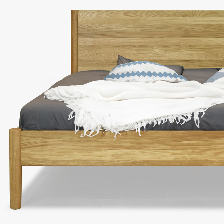 Posteľ z dubového masívu 180 x 200 cm