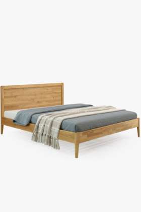 Manželská posteľ na nohách z dubu 180 x 200 cm, praha 2