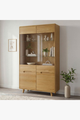 Dvojdverová dubová vitrína so sklom, Bratislava