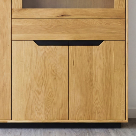 Drevený dubový príborník