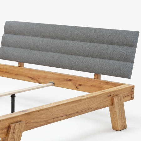 Dubová posteľ z trámov 180 x 200 cm - čelo z látky