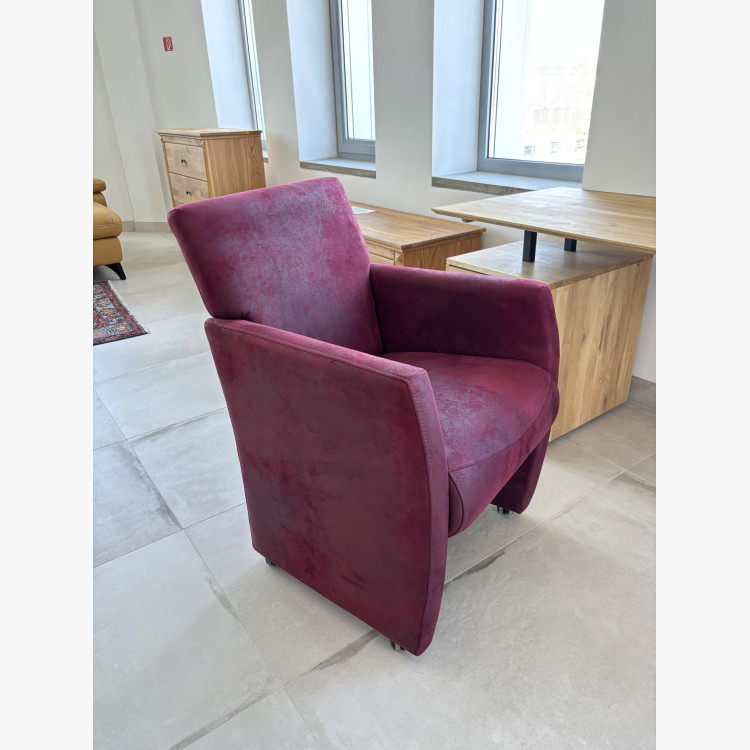 Pohodlné kreslo do obývačky Roger – výstavný model