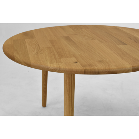 Sada okrúhlych konferenčných stolíkov