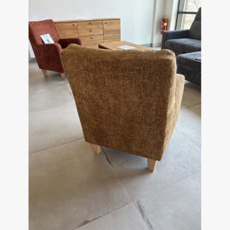 Pohodlné kreslo do obývacej izby Bosse – výstavný model