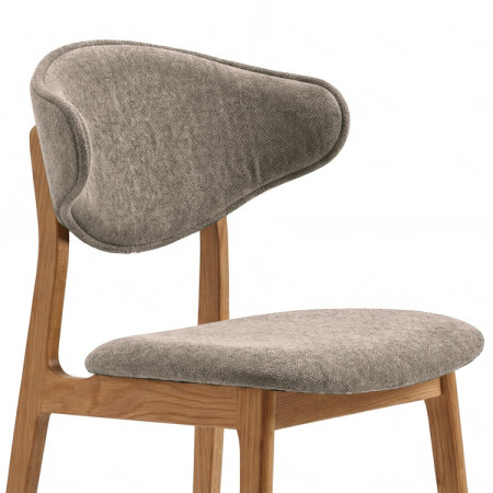 Čalúnená jedálenská stolička s dubovými nohami – farba taupe