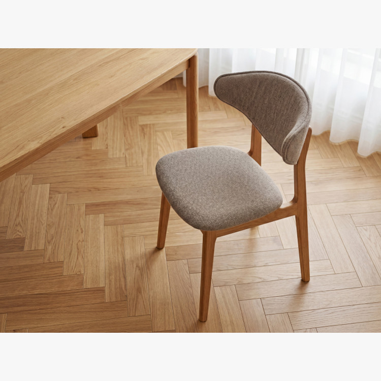 Čalúnená jedálenská stolička s dubovými nohami – farba taupe