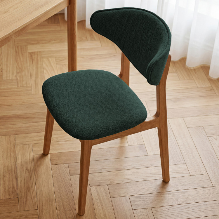 Čalúnená jedálenská stolička s dubovými nohami – farba zelená