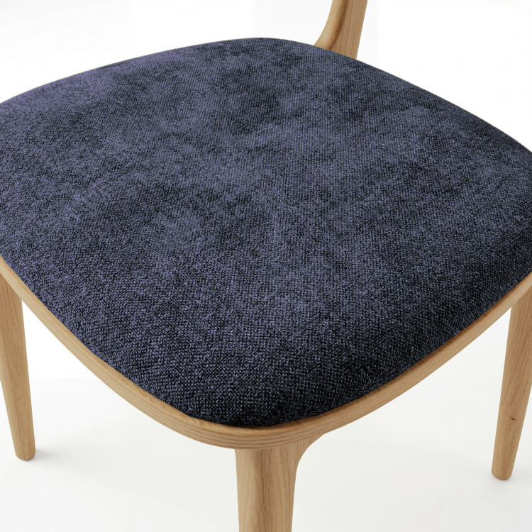 Čalúnená jedálenská stolička Vard z masívneho dubu – antracitová látka