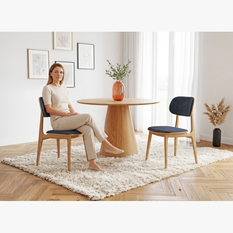 Čalúnená jedálenská stolička Vard z masívneho dubu – antracitová látka