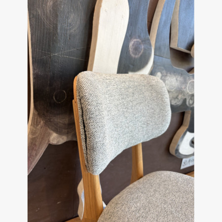 Dubová čalúnená stolička - farba sivá outlet