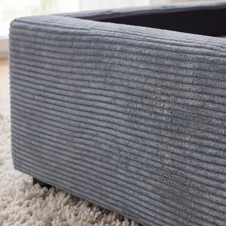 Čalúnená posteľ Ineza 180x200 s úložným priestorom sivá