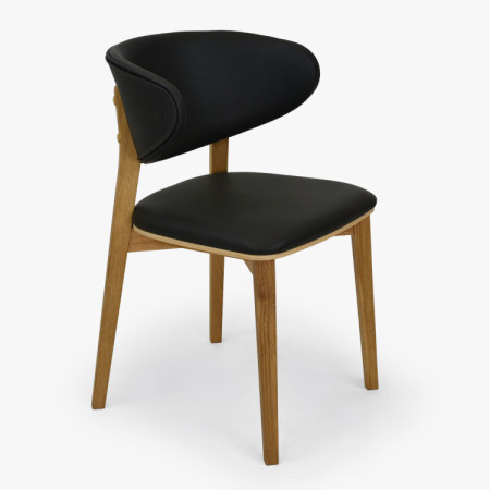 Čalúnená jedálenská stolička Saška – čierna talianska koža, masívny dub olejovaný