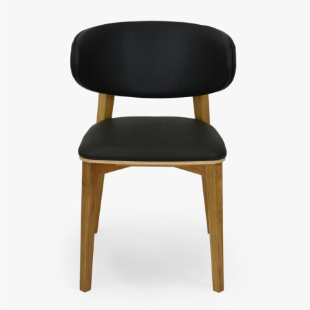 Čalúnená jedálenská stolička Saška – čierna talianska koža, masívny dub olejovaný