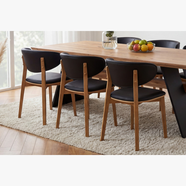 Čalúnená jedálenská stolička Saška – čierna talianska koža, masívny dub olejovaný