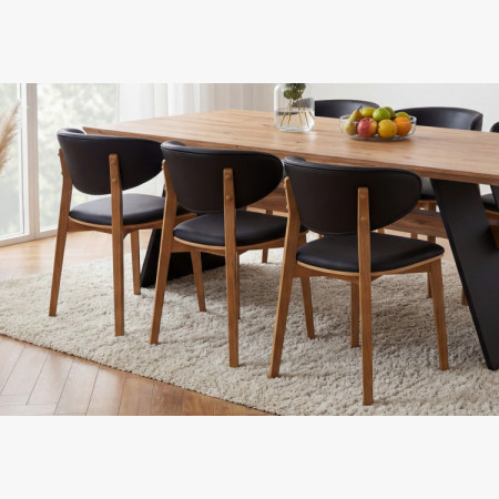 Čalúnená jedálenská stolička Saška – čierna talianska koža, masívny dub olejovaný