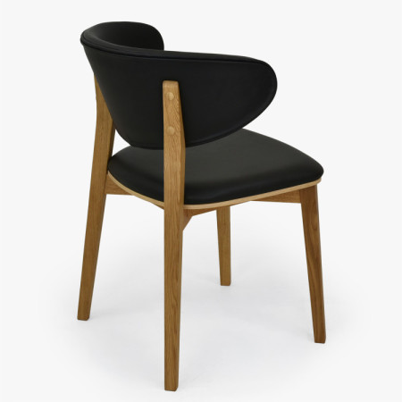 Čalúnená jedálenská stolička Saška – čierna talianska koža, masívny dub olejovaný