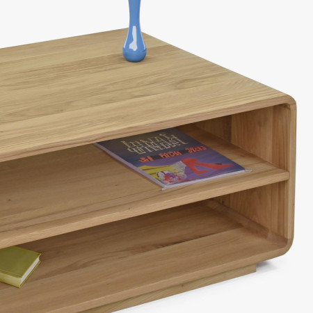 Zaoblený drevený konferenčný stolík