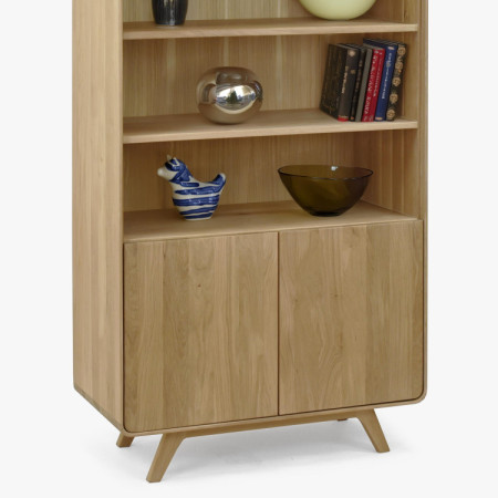 Drevený dubový regál s dvierkami, biely dub