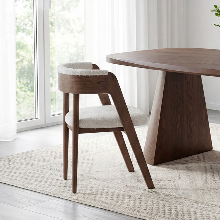 Luxusné dubové kreslo v orechovej farbe, krémová látka