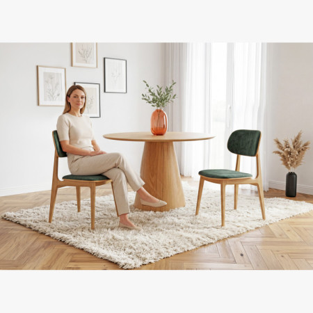 Čalúnená jedálenská stolička Vard z masívneho dubu – zelená látka