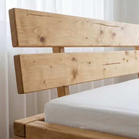 Masívna smreková posteľ 180 × 200 cm - Lienka