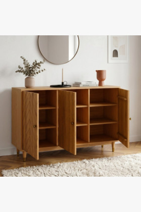 Dubová komoda s dvierkami 139 cm – luxusná masívna komoda s frézovaním rybia kosť 2