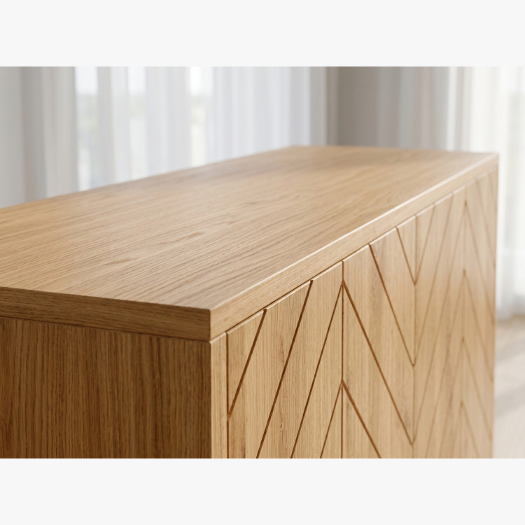 Dubová komoda s dvierkami 139 cm – luxusná masívna komoda s frézovaním rybia kosť