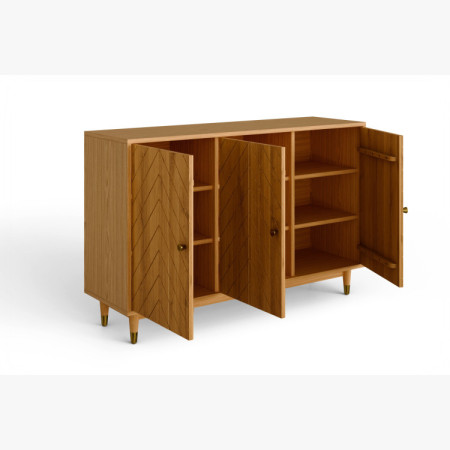 Dubová komoda s dvierkami 139 cm – luxusná masívna komoda s frézovaním rybia kosť