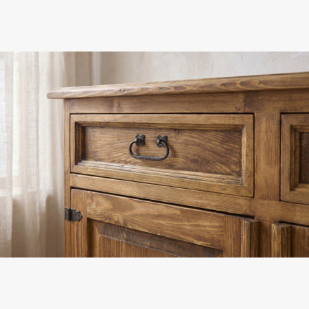 Veľká rustikálna komoda