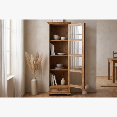 Vitrína v rustikálnom štýle