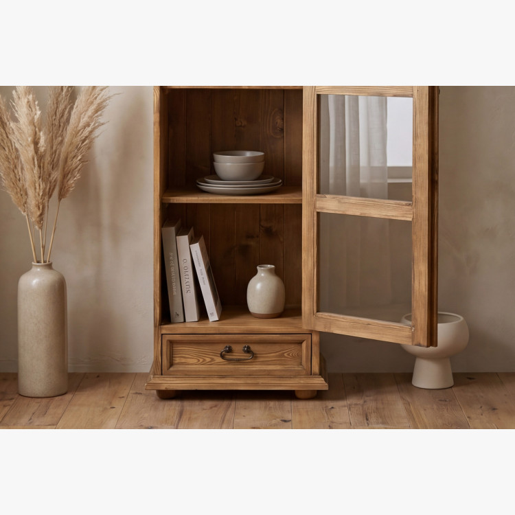 Vitrína v rustikálnom štýle